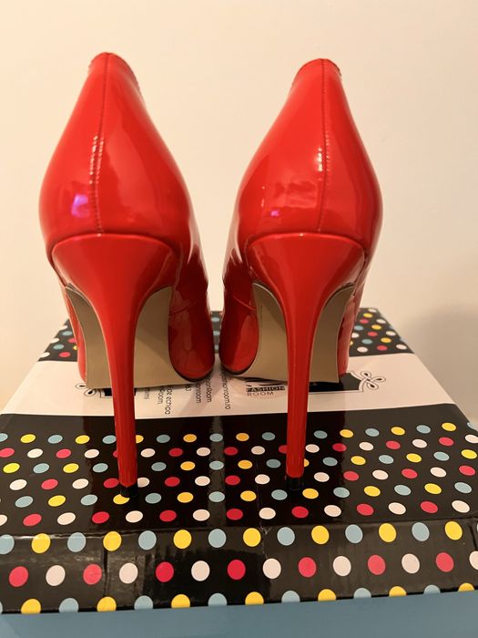 Pantofi cu toc dama