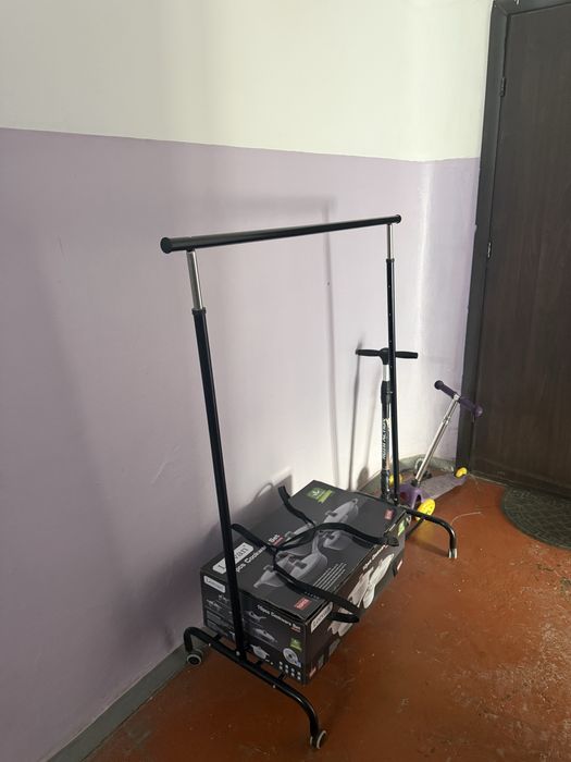 Напольная вешалка металлическая