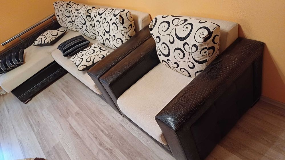 Canapea coltar extensibilă cu fotoliu
