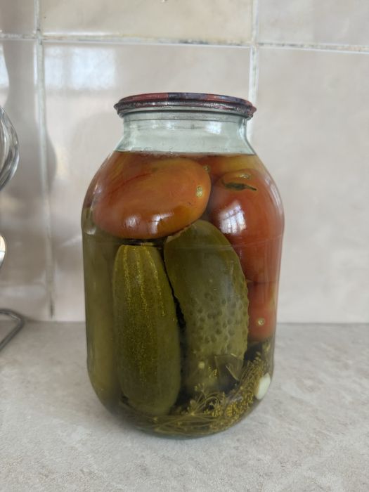 Продам соленья огурцы помидоры