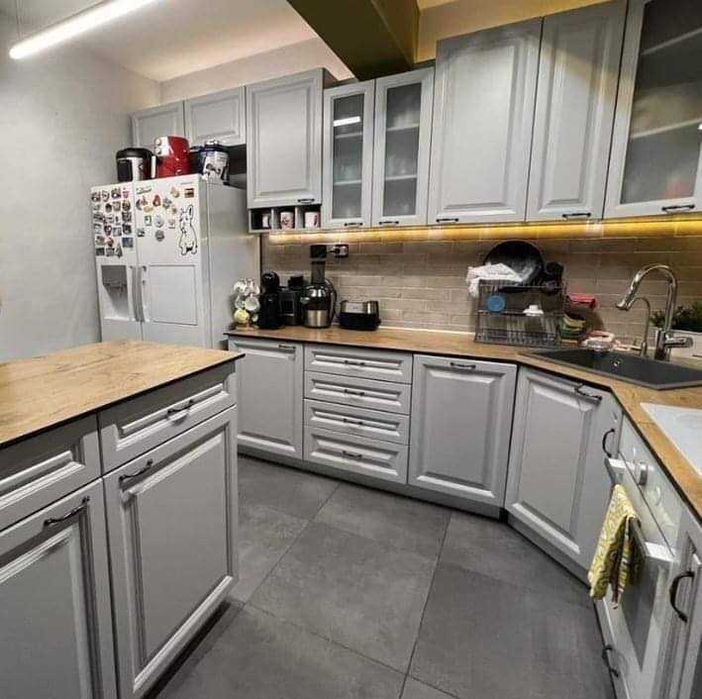 Продава се Тристаен апартамент в София, Дървеница - 95 кв.м за 2043 €/кв.м - Снимка #1