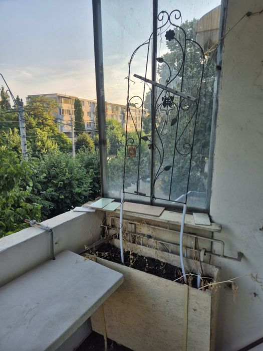 Apartament ultracentral 3 camere decomandat Onești