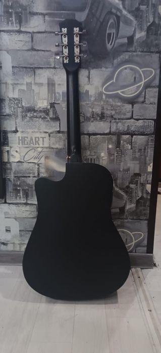 Гитара акустическая