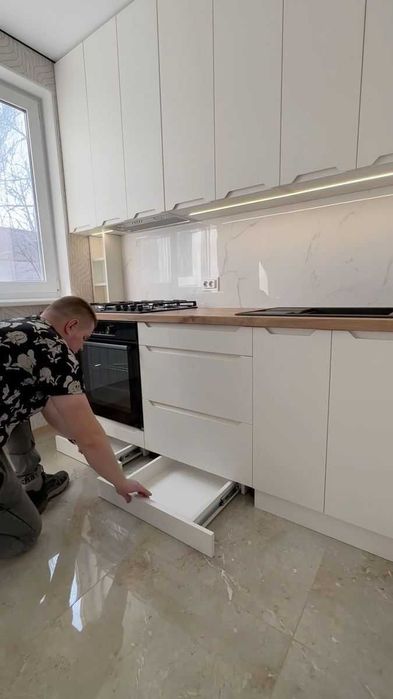 Мебель под заказ для дома, кафе, бара, спорт зала, магазина.