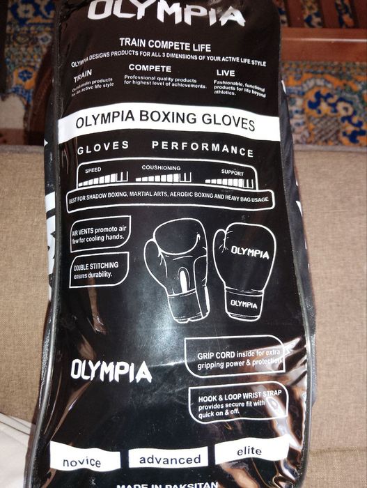 Очки , боксёрский перчатки