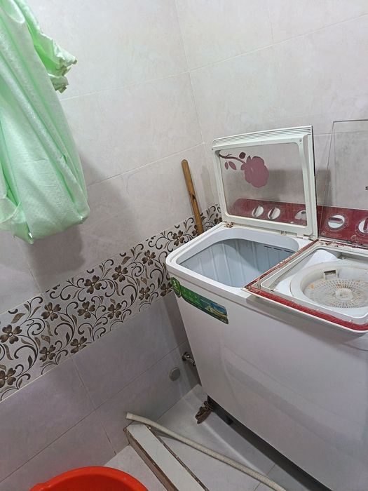 Кир мошина сотилади. Парраги олинадиган булиб колган.  Мотори ишлайди.