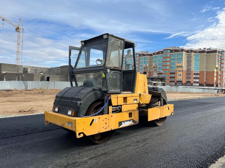 Асфальтоукладчик и катки