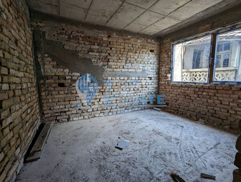 Продава се Къща в с. Камен, Област Велико Търново - 200 кв.м за 375 €/кв.м - Снимка #8