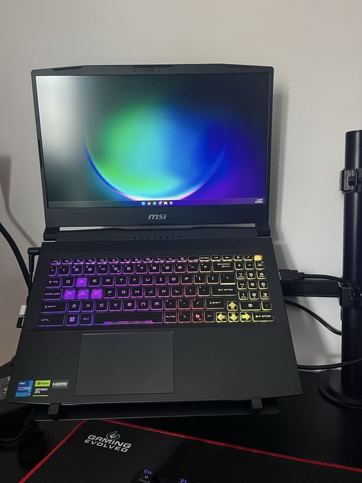 Suport laptop + monitor sau monitor + monitor