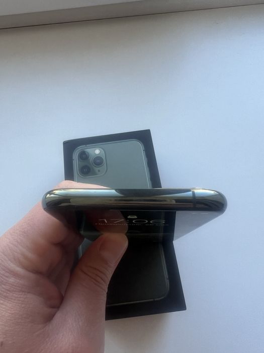 iPhone 11 pro 64GB Midnight Green