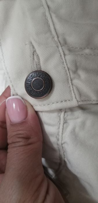 Фирменные джинсы Levi's