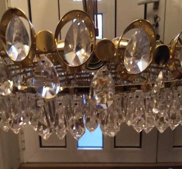 ВЕЛИКОЛЕПЕН Кристален полилей с позлатен месинг