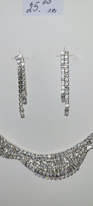 Колие   с   обеци