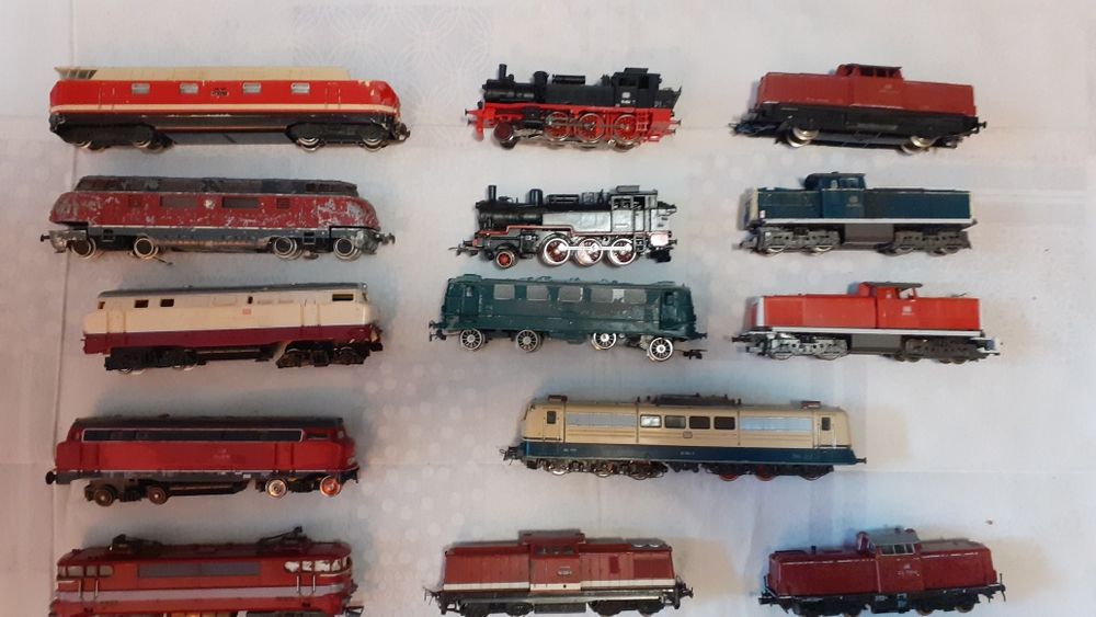 Locomotive&vagoane&tender trenulet electric scara HO