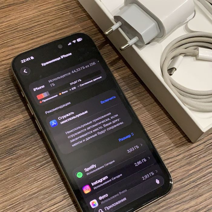 Iphone 15 pro 256gb 82% акб Natural Titanium