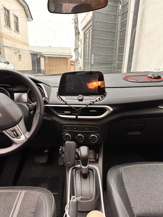 Chevrolet tracker 2 2025