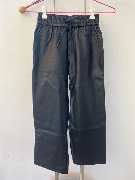 Детски кожен панталон на ZARA, размер 122 см.