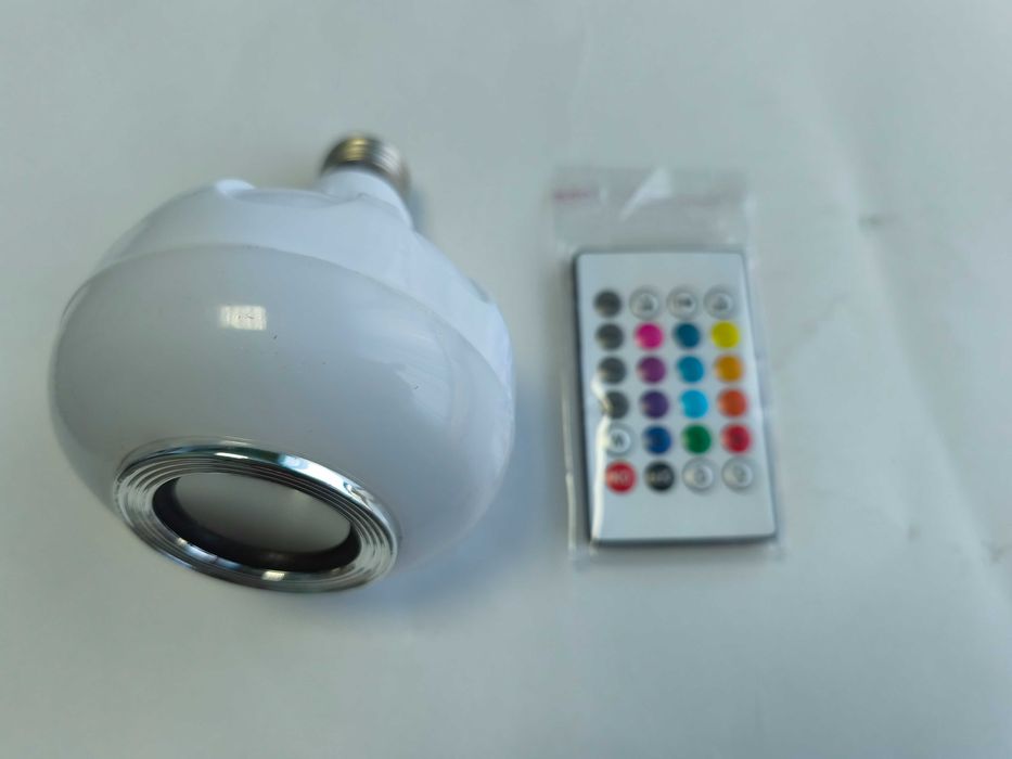 Bec led smart cu difuzor, bluetooth si telecomanda