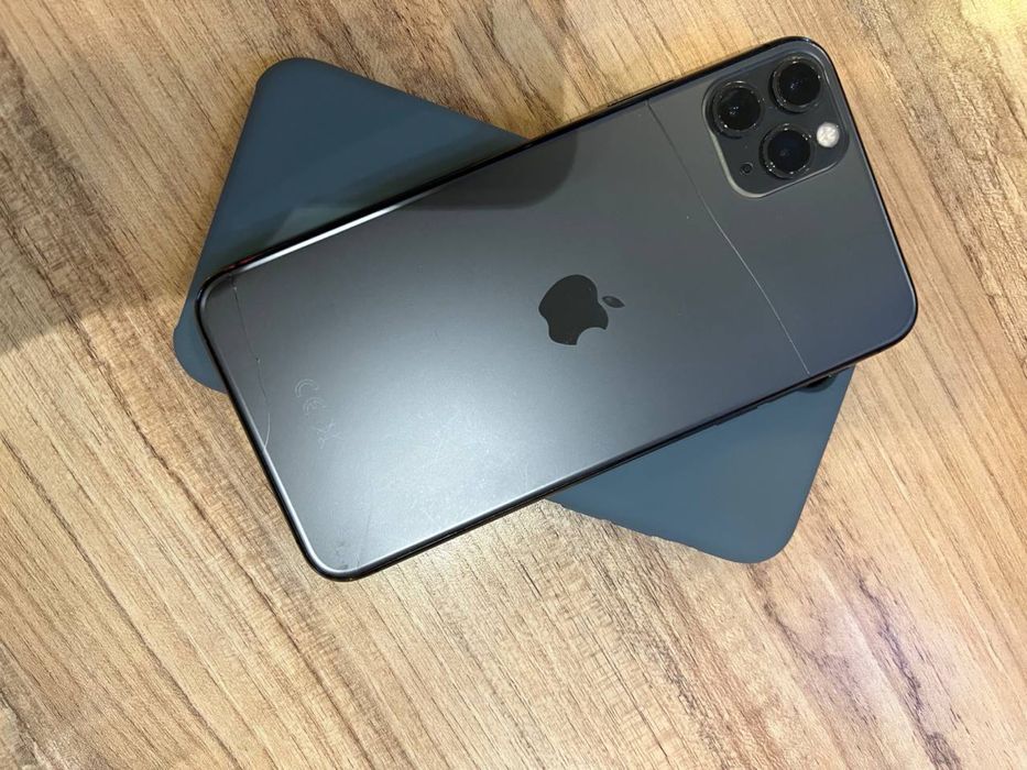 Айфон 11 про макс.