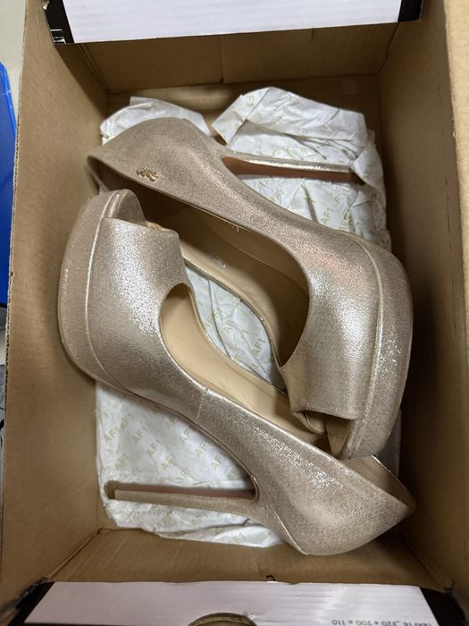 Продаю обувь по 2000 тенге