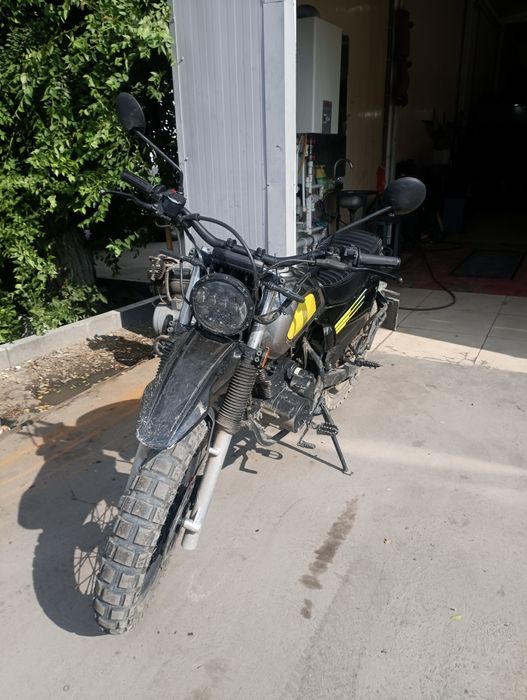 Мотоцикл скрамблер 250куб