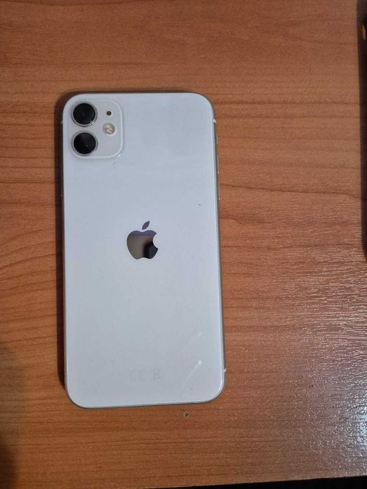 продам iPhone 11