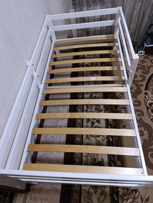 Кровать детская .