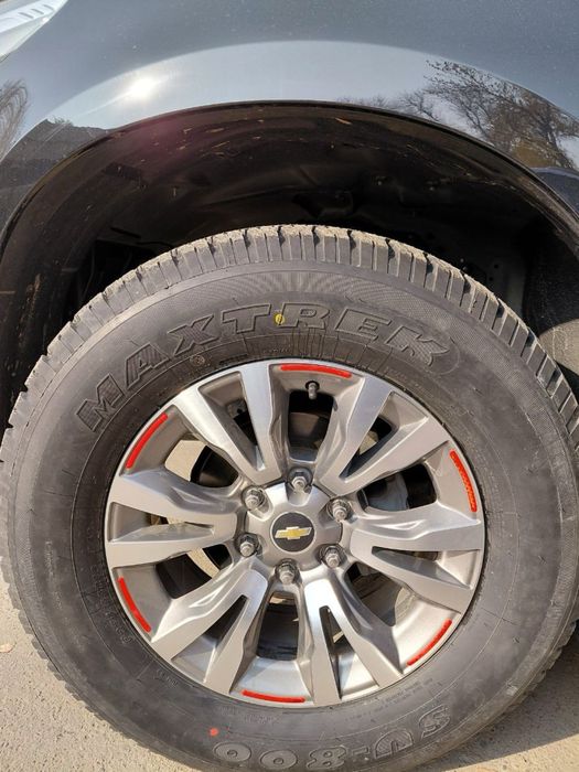 Maxtrek SU-800 A/T / P275/65R18