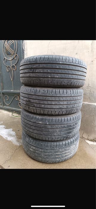 Шины 215/55/17 Goodyear
