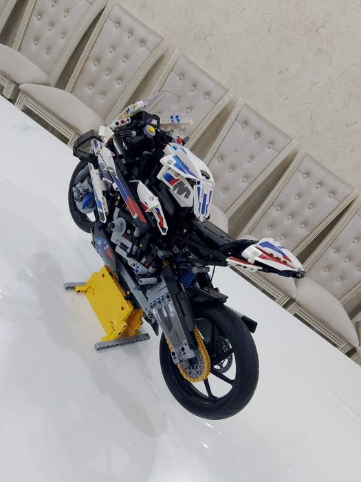 Lego BMW M 1000 RR