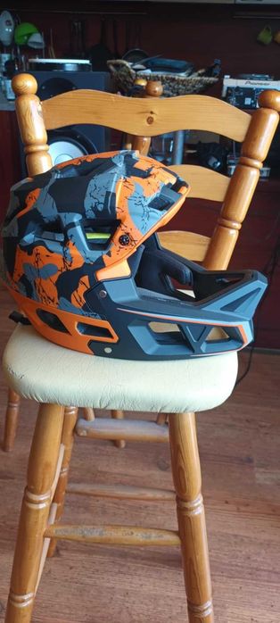 Нова каска Lixada Размер М