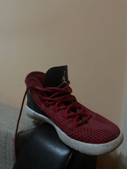 JORDAN REVEAL Gym Red (Roșu Negru) - Mărimea 42