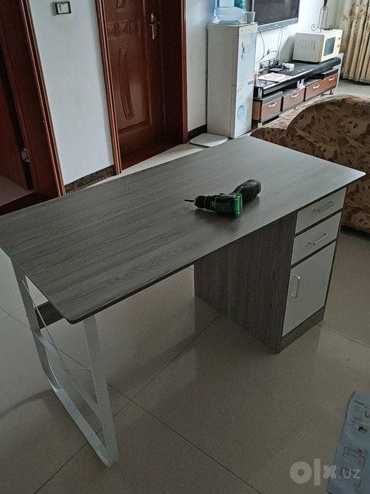 Современный компьютерный стол — качественный и прочный!