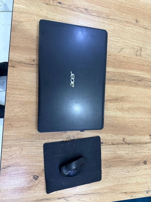 Noutbook Acer 10 pakaleniya