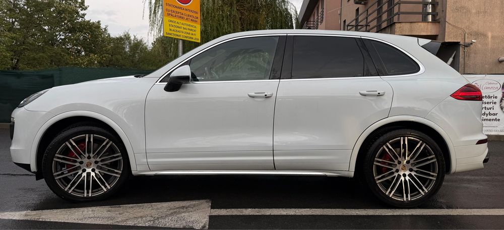 Porsche Cayenne GTS