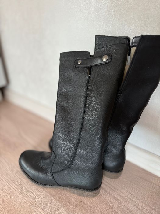 Продам сапоги длинные новые