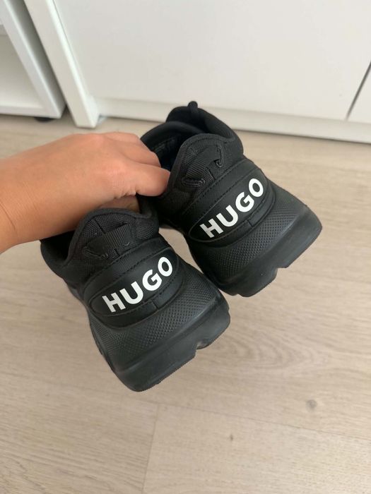 Маратонки  Hugo ...