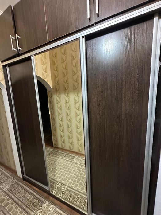 Продам большой шкаф