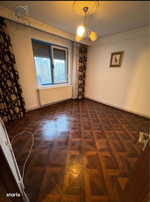 Apartament 3 camere - CENTRALA PROPRIE - zona RAHOVA