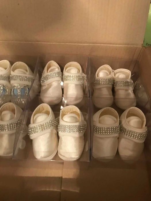 Новорождённой обуви и шапки комплектом