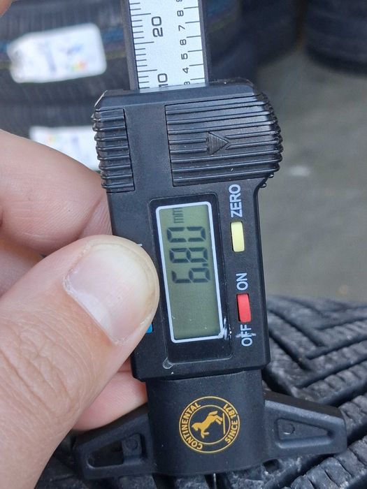 Michelin 225/55R17 Alpin 5