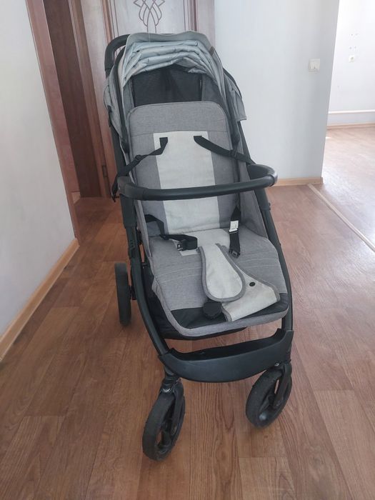 Продам коляску 2 в 1.