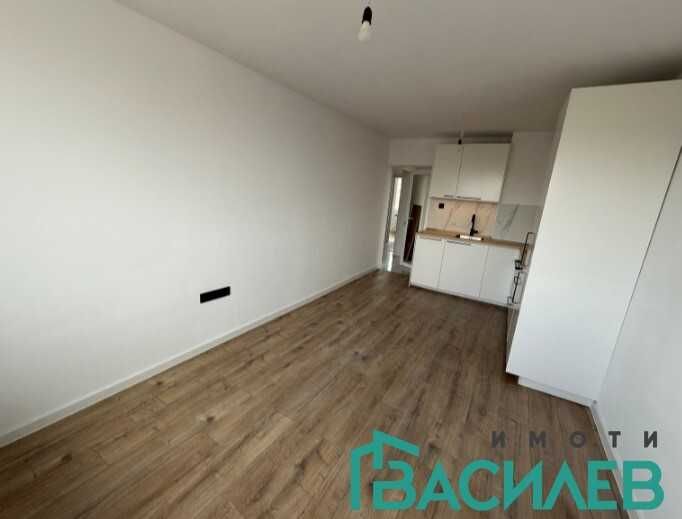 Продава се Тристаен апартамент в София, Център - 61 кв.м за 1489 €/кв.м - Снимка #2