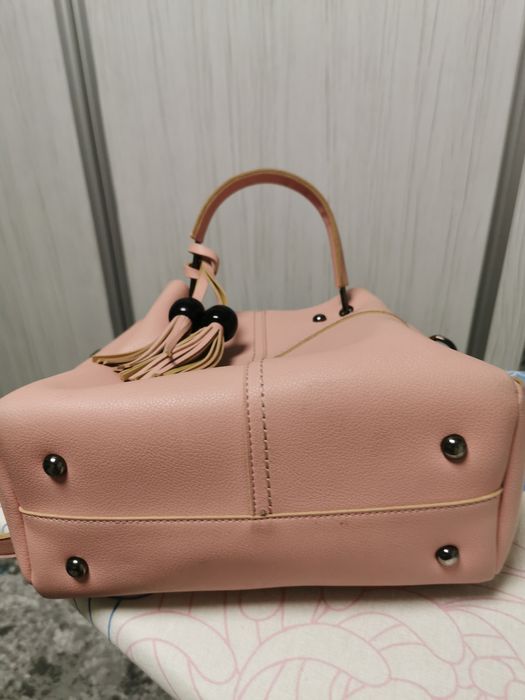 Geanta roz pudrat