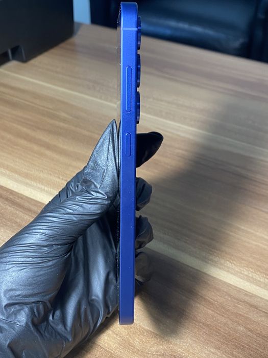 Samsung Galaxy s25+ • 256 GB • Navy