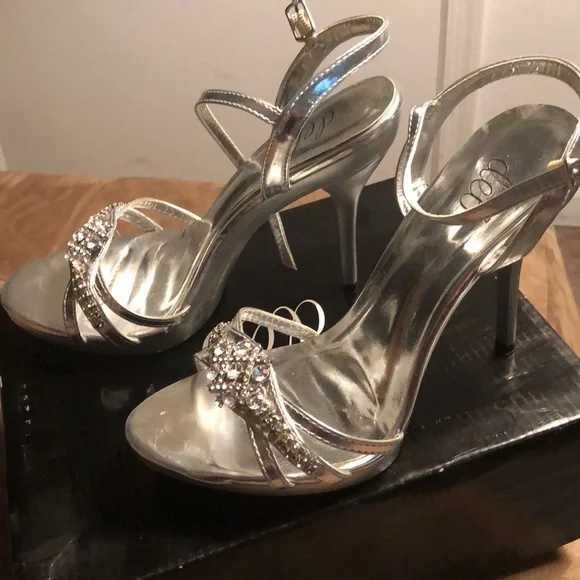 Pantofi , sandale de firma nou la cutie  doar local