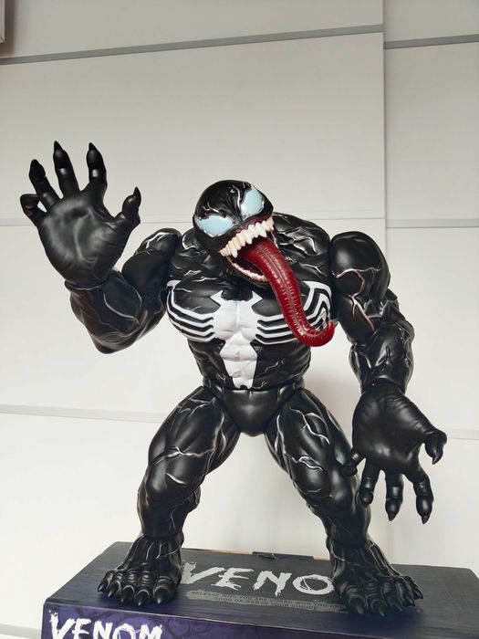 Venom екжън фигурка