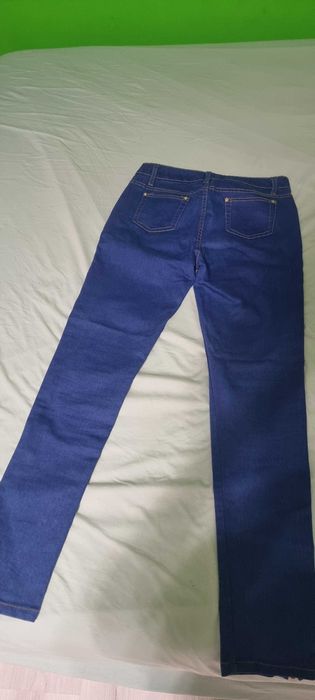 Чисто нови дънки