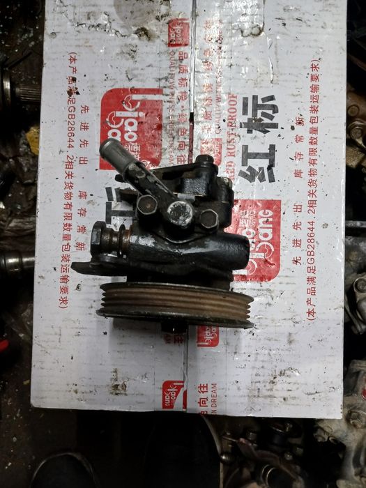 Гур насос Нисан 1,6