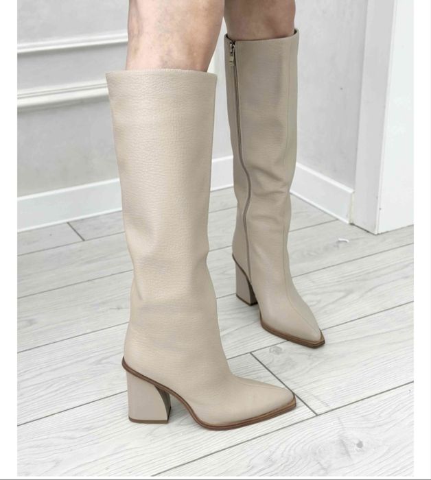 Сапоги кожаные на широких голени.